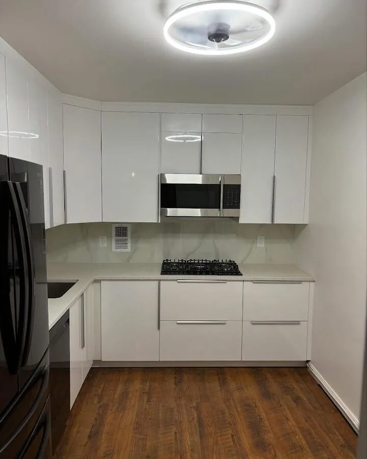 Renovated kitchen with quartz countertops in Oxford